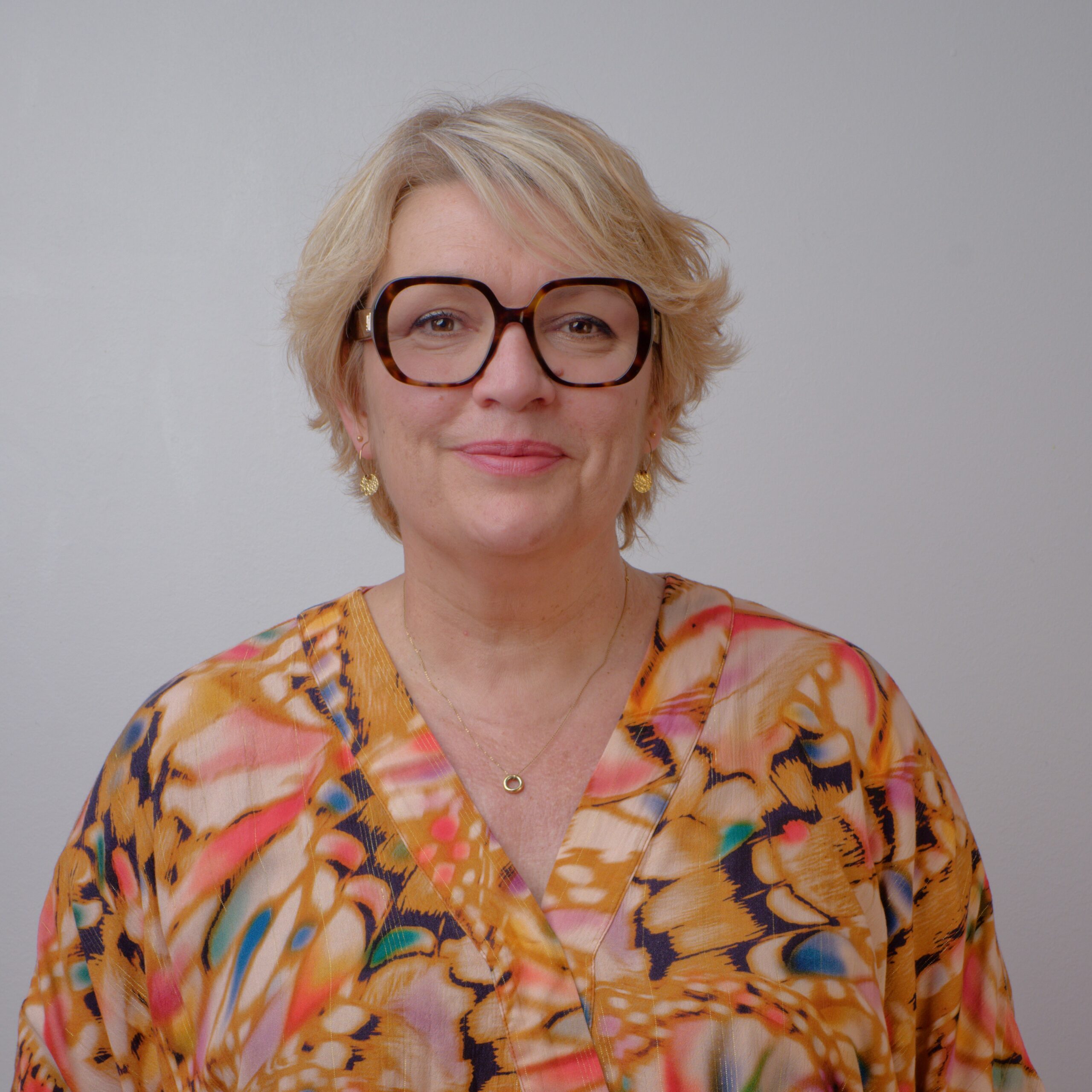 Portrait de Cécile PACCHIANA, coordinatrice du Cnesco